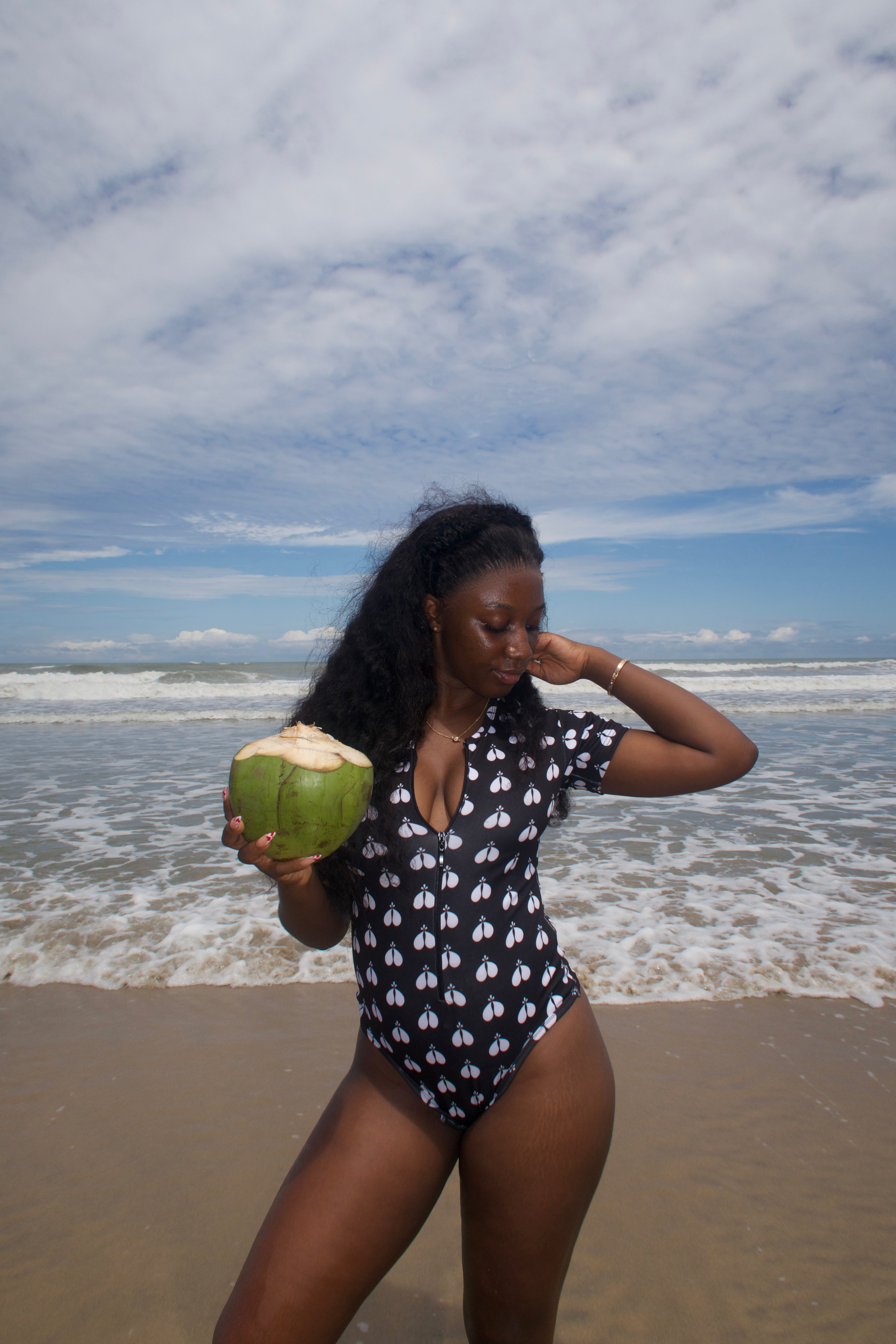 THE SHORT SLEEVE LOGO ONE PIECE