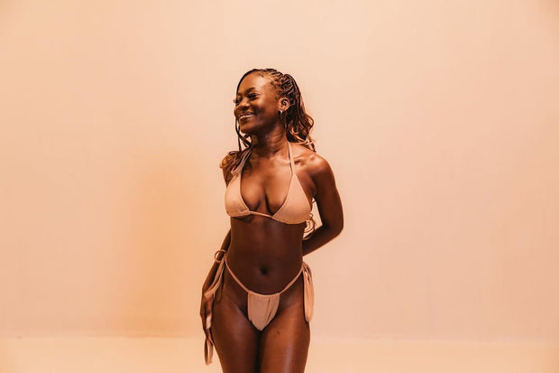 THE STRING DIKINIS